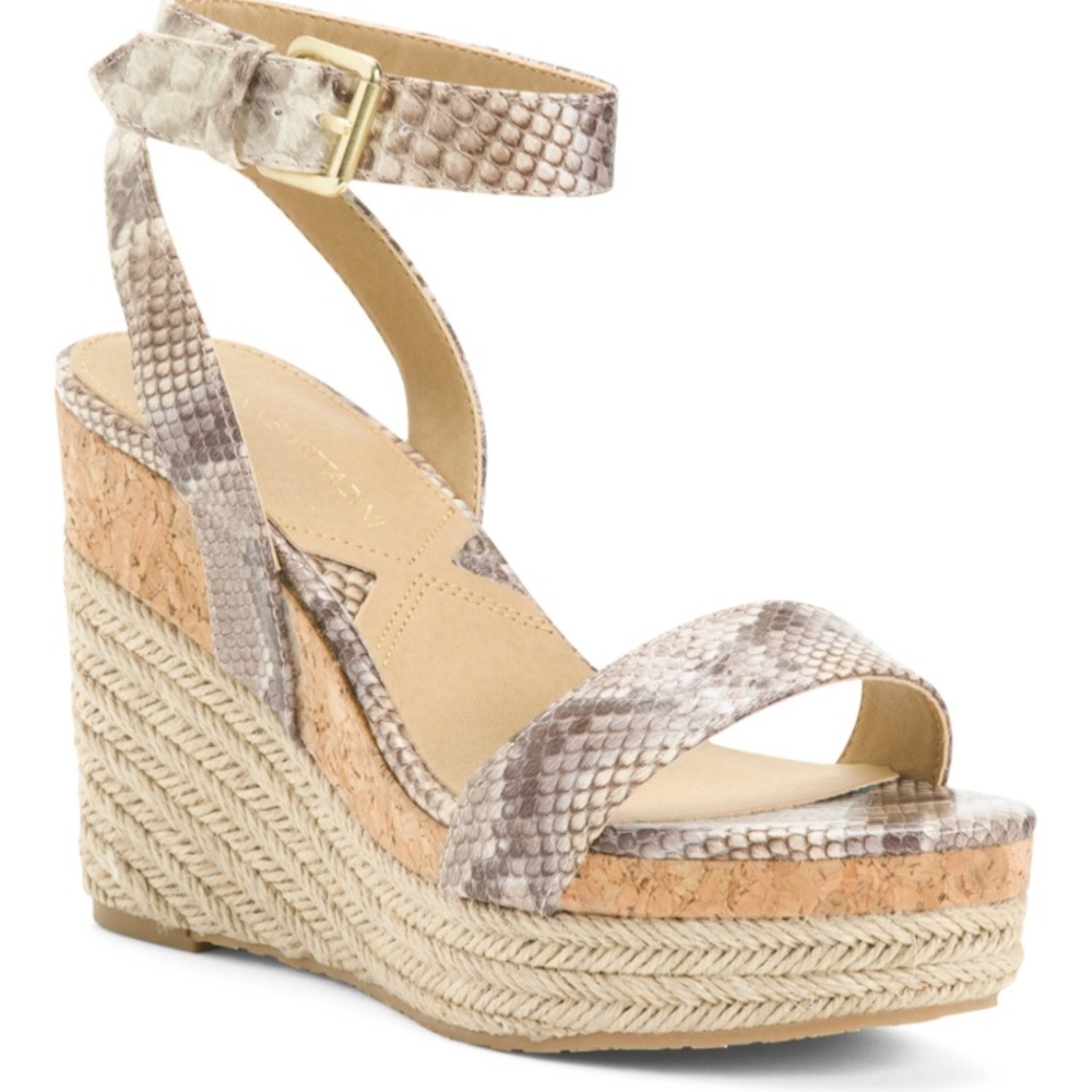 New Adrienne Vittadini snake print wedge sz 6M